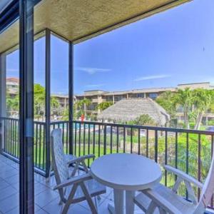 Pristine Marco Island Townhome with Pool Access