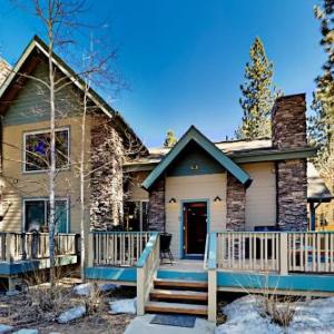 All-Suite Retreat - 2 Adjacent Units - Hot Tubs Duplex