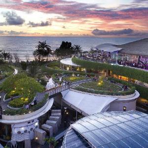YELLO Kuta Beachwalk Bali