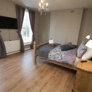 Amazing newly refurbished rooms close to the station