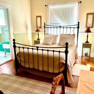 Double Suite at Country Mansion Perfect for Family or 2 Best Friends