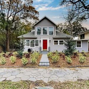 Golden Palace - Modern Home in Historic District Duplex