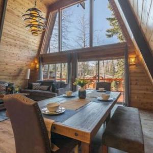 Midnight by AvantStay - Remodeled Alpine Meadows A-Frame