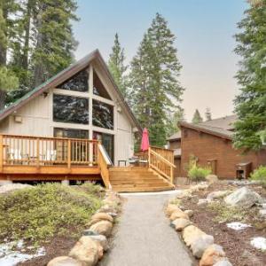 Emerald by AvantStay - Tahoe Donner Mountain Retreat w Large Patio