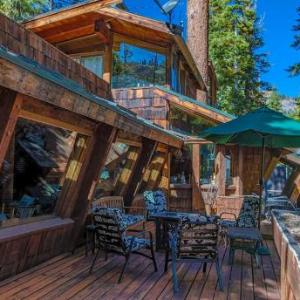 Harley by AvantStay - Vintage Squaw Valley Home Perched Under The Tram!
