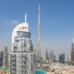 Luxe 2BR in Boulevard Point w/ Burj Khalifa Views! Dubai