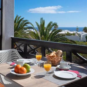 Apartment with amazing sea view close to sea pool