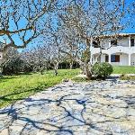 Light-filled 2BD home with Garden near the Beach Anavissos 