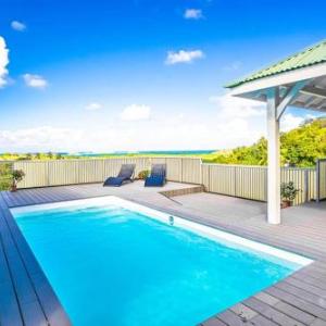 Magnifique villa piscine vue mer 8 km plages