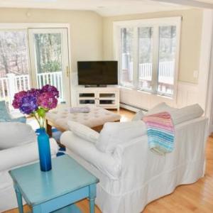 543 4 Min Drive to Nauset Beach Hot Tub Large Yard with Hammock Game Room Work Desk and AC