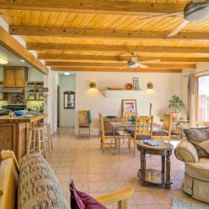 Adobe Home with Screened Patio - 3 Mi to NMSU!