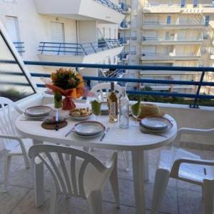 Appartement Studio Cabine à Fréjus Piscine Plage à 500m Clim Parking Terrasse 4 Couchages - FR-1-226A-110