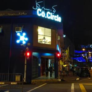 Co.Living Hostel Bandar