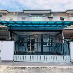 THE GREEN-SEMENYIH HOMESTAY FAMILY SUITES 8-10 PAX Kuala Lumpur 