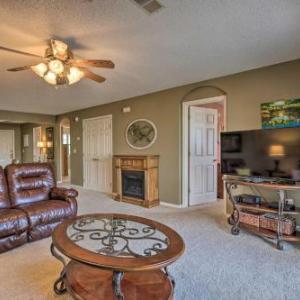 Spacious Branson Condo with Pool 1 Mi to Strip