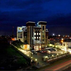 Hotel Saffron Leaf