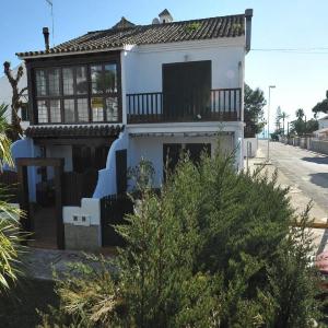 Townhouse with 4BR in Chiclana by Rafleys 