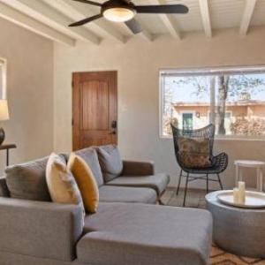 Reposado - Kiva Fireplace Walk Everywhere Adorable Patio - NEW LISTING