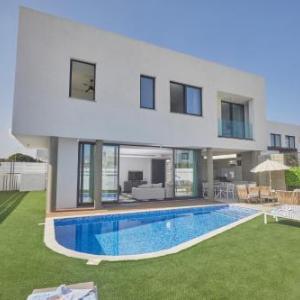 Almaria Villas
