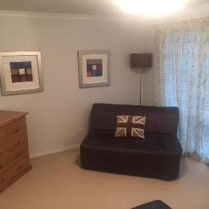 NEW Cosy 1BD Flat in the Heart of Llandough -Wales