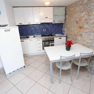 VILLA ERNESTA Comfort One-Bedroom Apartment with Balcony 2