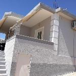 Cosy quiet house in Ksamil with spacious balcony. 