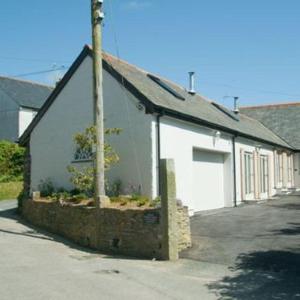 No 3 The Hinges