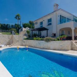 7003 beautiful villa refurbished with pool garden
