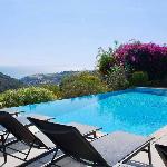 Villa Thrasos with private pool and beautiful views. Walking distance to centre of Aphrodite Hills 