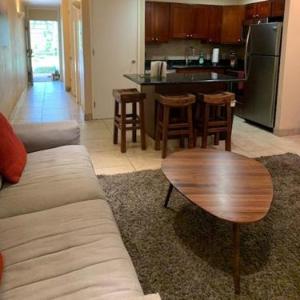 Beautifully Renovated Ground Floor Condo - Turtle Bay Pakalana