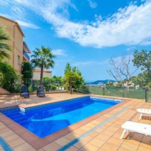 Villa in Lloret de Mar Sleeps 8 includes Swimming pool and Free WiFi 4