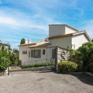 Mandelieu Villa with Rooftop
