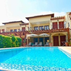 Modern ground floor apartment with private pool 'AT02' on Alexander Heights Aphrodite Hills Resort