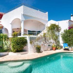 Villa Tres Irmaos by Villa Plus