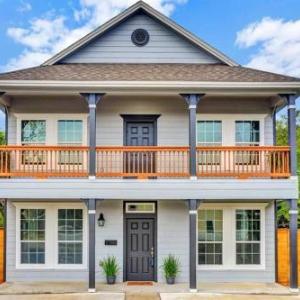 Renovated Gulf Getaway - Walk to Beach & Dining home