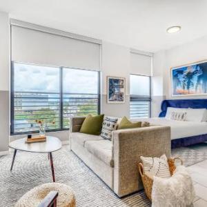 Sentral Studio Apt with Den in Wynwood