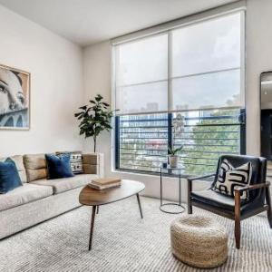 Sentral 1BR Apt with Den in Wynwood