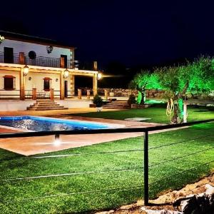House with POOL in the Andalusian countryside