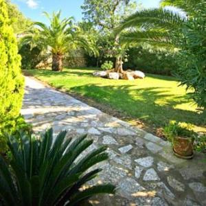 Villa Hermosa by Aguilarent
