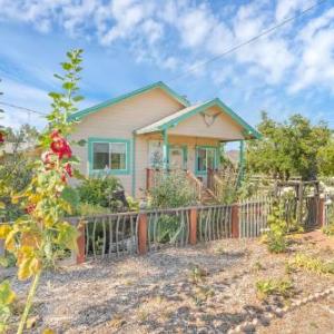 Lush and Warm 2BR House in Sonoma home