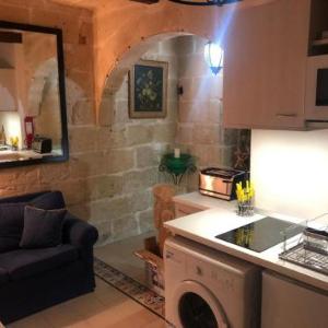 Charming house in the heart of Valletta CPAC1-3