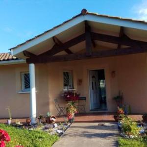 Villa with 3 bedrooms in Aureilhan with private pool enclosed garden and WiFi