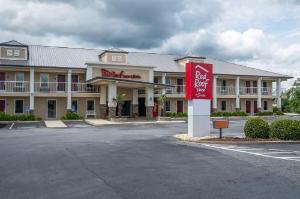 Red Roof Inn & Suites Calhoun, Calhoun