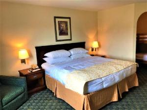 Howard Johnson by Wyndham Branson, Branson