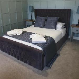 Rooms at The Dressers Arms