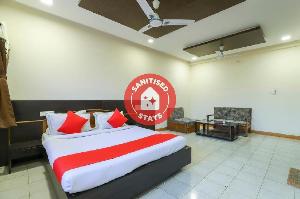 OYO 62100 Hotel Hill Top, Daman