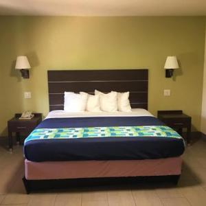 Charlotte Harbor Event and Conference Center Hotels - American Inn Punta Gorda
