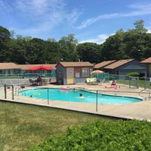 Captain's Lodge Motel