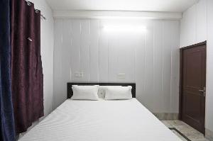 SPOT ON 46177 Hotel King's, Greater Noida