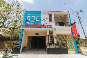 RedDoorz Syariah near Politeknik Negeri Madiun, Madiun